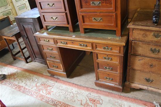 Victorian oak pedestal desk, fitted 9 small drawers